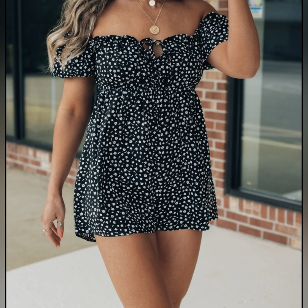 Dress Forum Romper Size Small